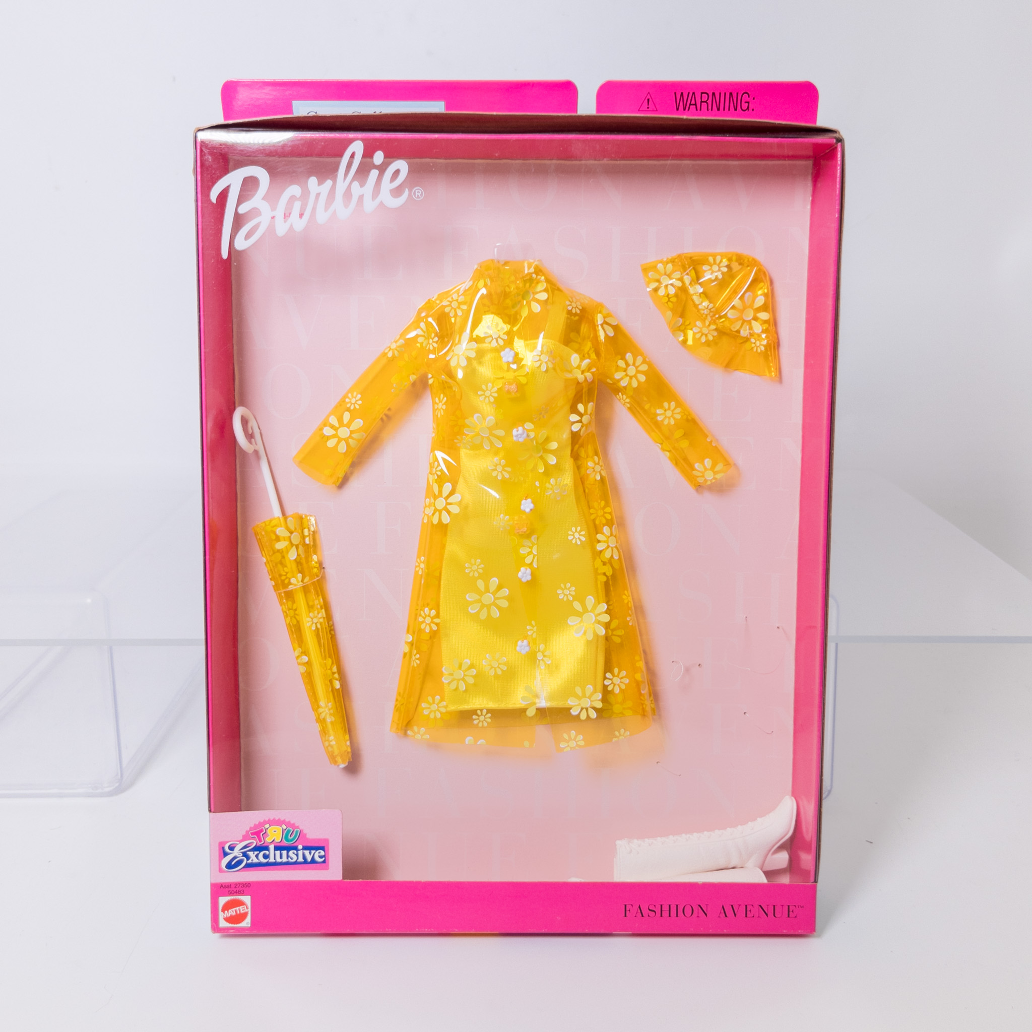 Mattel - Barbie - Fashion Avenue - Coat Collection YELLOW RAINCOAT *NON-MINT*