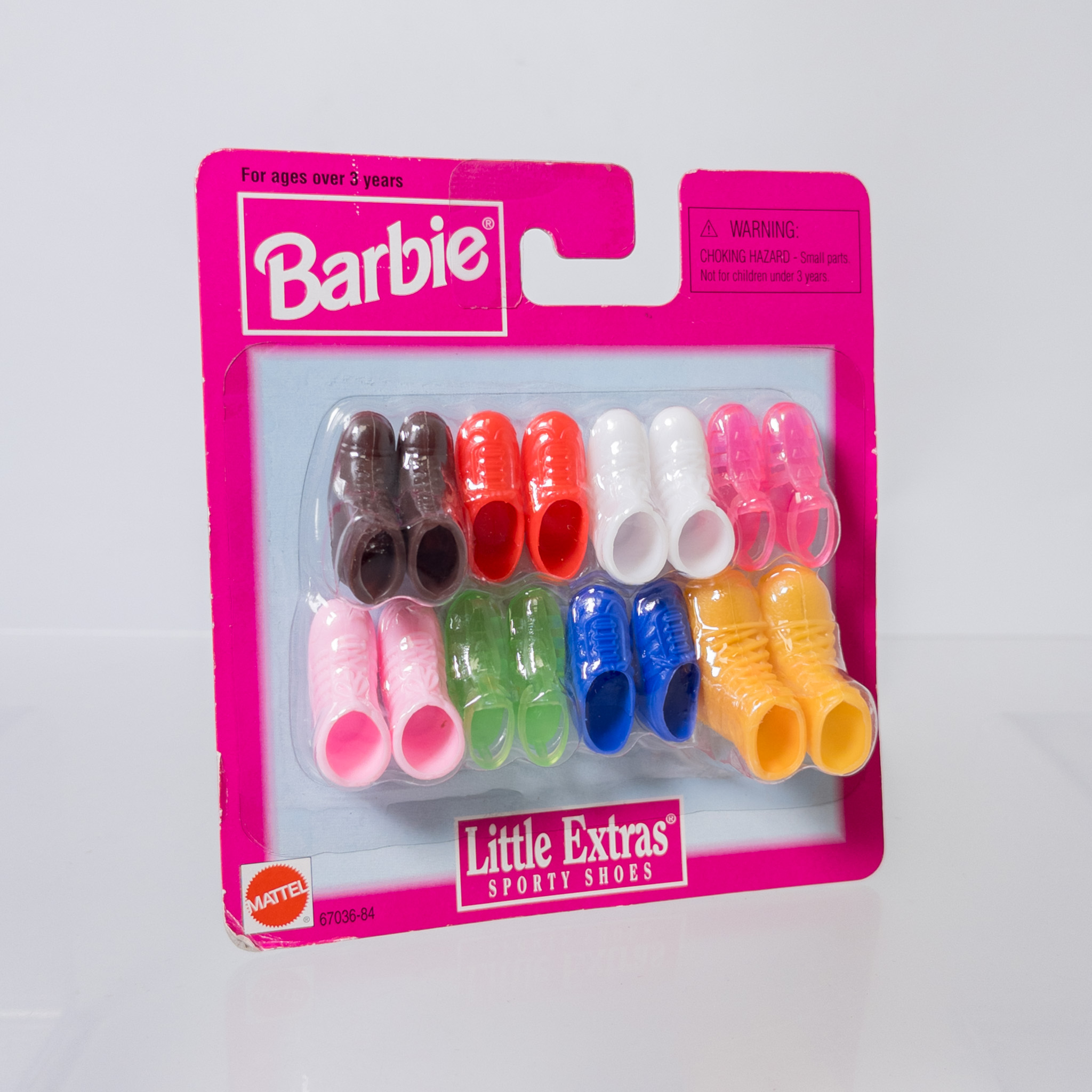 Mattel - 1997 Barbie Little Extras - SPORTY SHOES *NON-MINT*