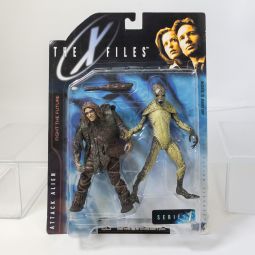 McFarlane Toys - The X-Files Action Figure Series 1 - Attack Alien (6 Inch) *NON-MINT*