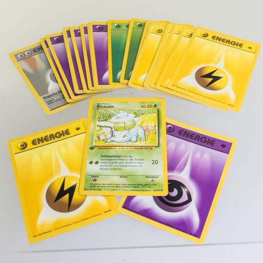 Wizards of the Coast - Lot of 30+ 1st Ed Base German Energy Pokemon Cards + Bulbasaur (NON-MINT) Wizards of the Coast - Lot of 30+ 1st Ed Base German Energy Pokemon Cards + Bulbasaur (NON-MINT)