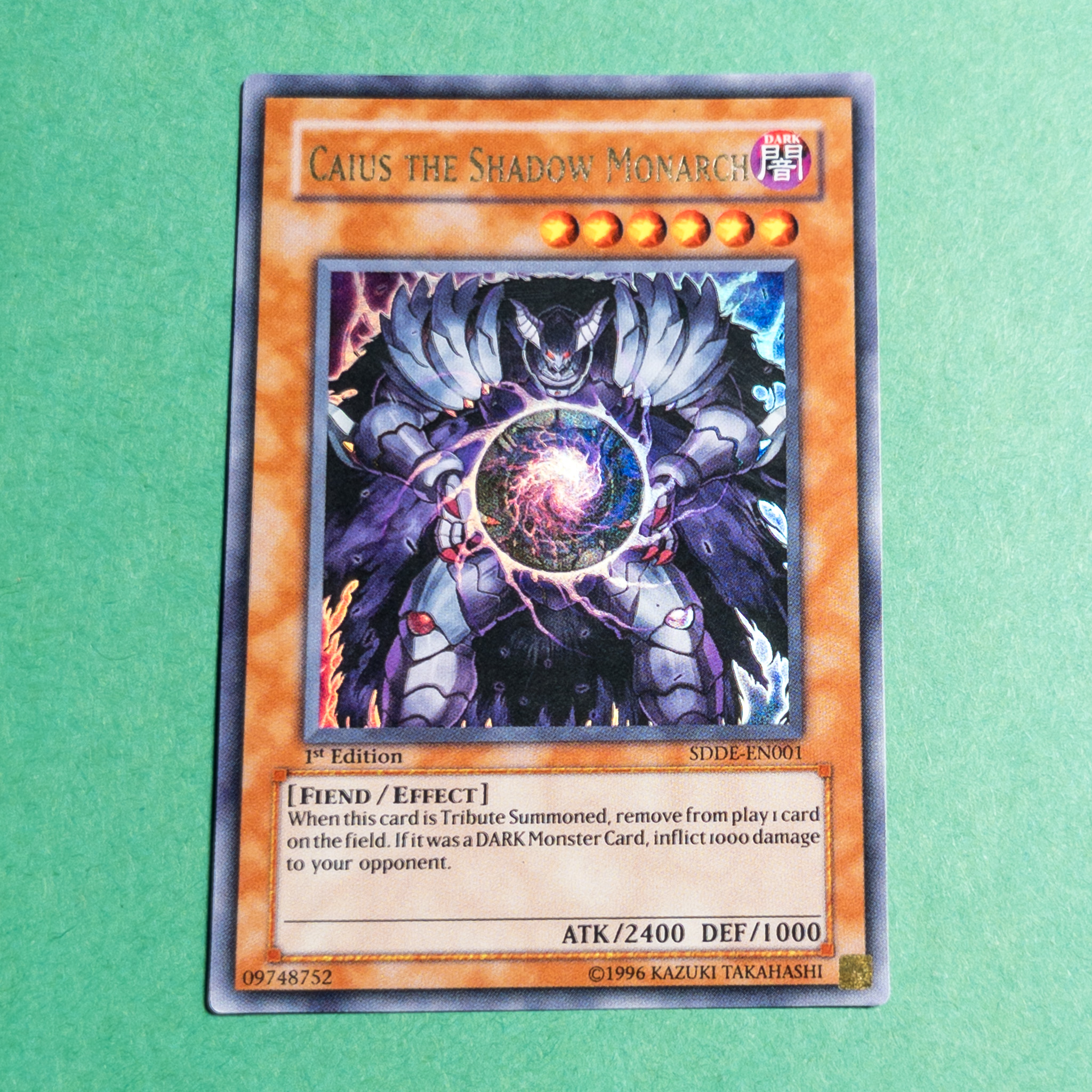 Yu-Gi-Oh Card - SDDE-EN001 - CAIUS THE SHADOW MONARCH (ultra rare holo) [1st Edition] *NM - Played*