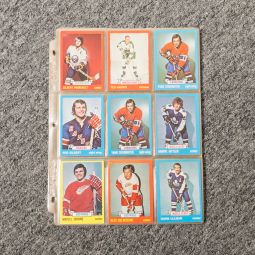 Lot of 50 Hockey Cards - 1973-1974 Topps Collection