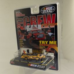 Racing Champions - 1:64 Scale - NASCAR 2000 Pit Crew W/Sound Dewalt #17 *NON-MINT*