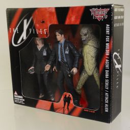 McFarlane - The X-Files - Mulder Scully & Attack Alien Ultra Action Figure Set *NON-MINT*