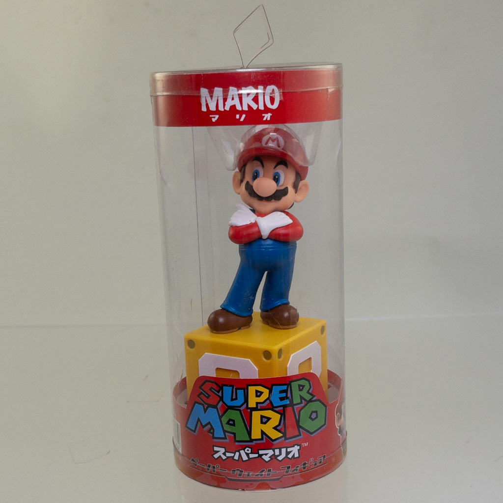 Super Mario - Paper Weight Figure
