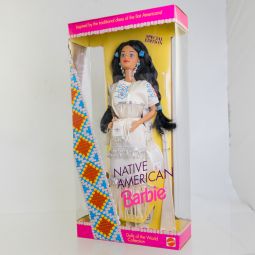 Mattel - Barbie Doll - 1992 Dolls of the World Native American *NON-MINT*
