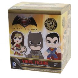 Funko Mystery Minis Vinyl Figure - Batman v Superman - Blind Pack (1 random figure) Funko Mystery Minis Vinyl Figure - Batman v Superman - Blind Pack (1 random figure)