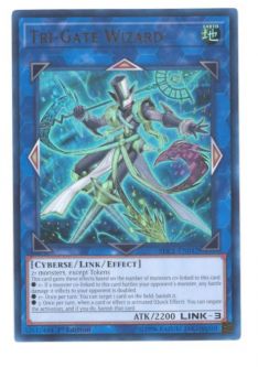 Yu-Gi-Oh Card - SDCL-EN042 - TRI-GATE WIZARD (ultra rare holo)